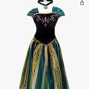 Elegant Black and Green Women's Dress